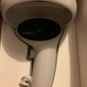White VR Controller Meta Quest 2